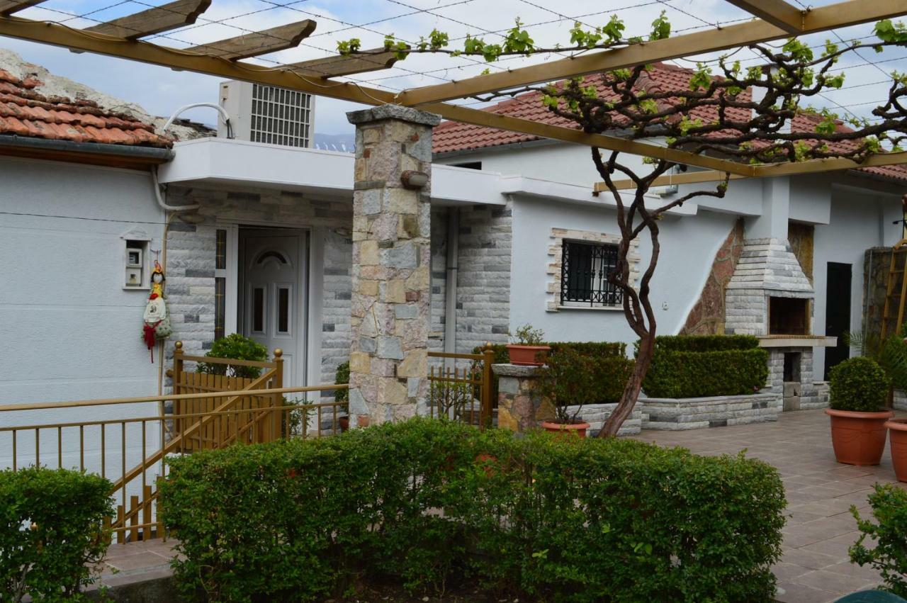 Vila Ss Kekezi Villa Gjirokastër Eksteriør billede