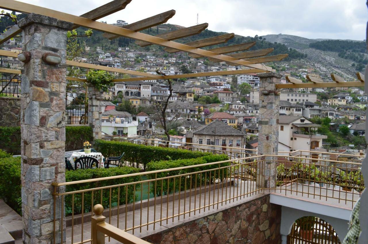 Vila Ss Kekezi Villa Gjirokastër Eksteriør billede