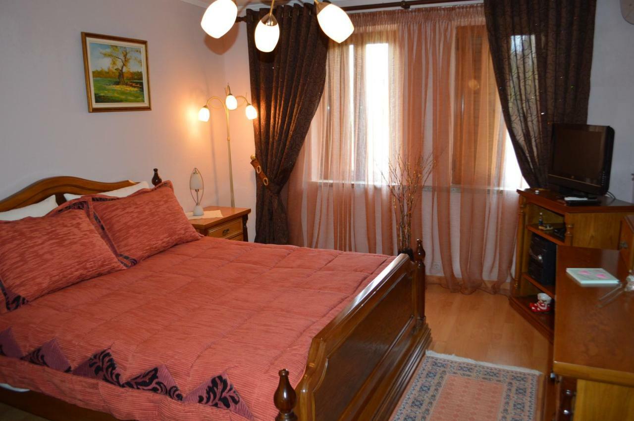 Vila Ss Kekezi Villa Gjirokastër Eksteriør billede