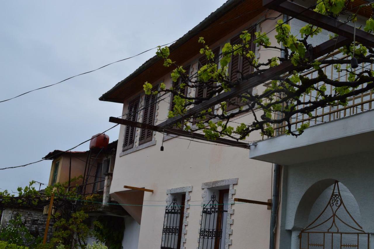 Vila Ss Kekezi Villa Gjirokastër Eksteriør billede