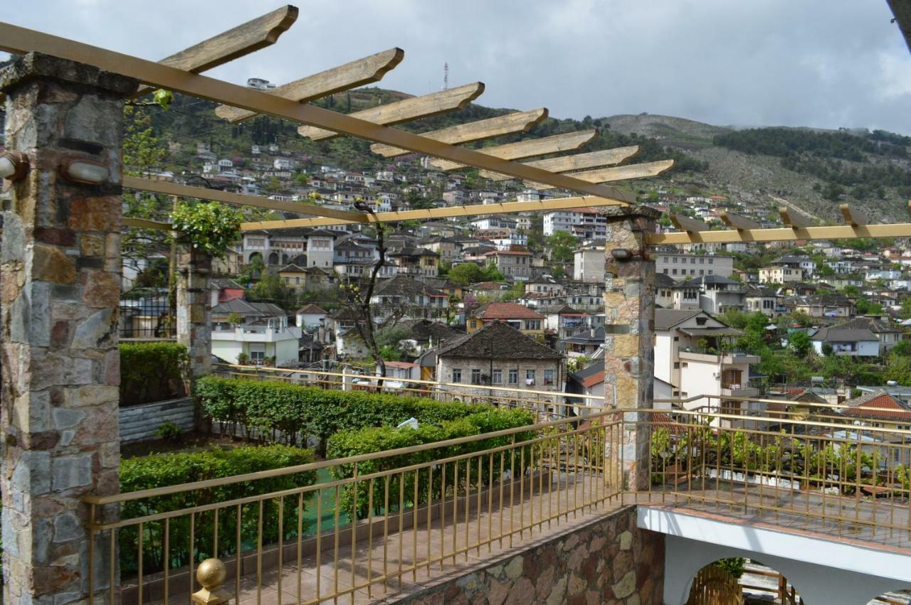 Vila Ss Kekezi Villa Gjirokastër Eksteriør billede